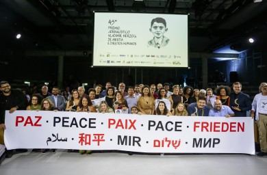 Foto: Em cerimônia comemorativa dos 45 anos do Prêmio Jornalístico Vladimir Herzog, organizadores anunciam criação de Instituto que passa a gerenciar a premiação